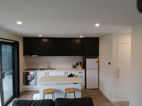 Punchbowl Executive Apartments - Accommodation Whitsundays 1