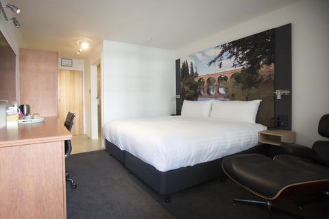 Hotel Launceston - Accommodation Whitsundays 1