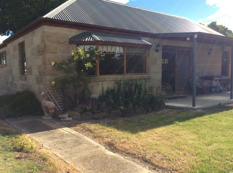 Our Cottage - Accommodation Whitsundays 10