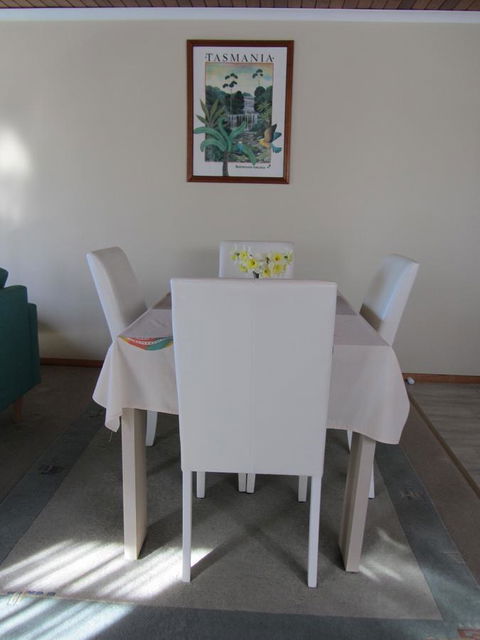 Elm Trees Accommodation @ Ross - Accommodation Whitsundays 14
