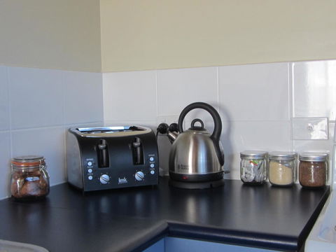 Elm Trees Accommodation @ Ross - Accommodation Whitsundays 20