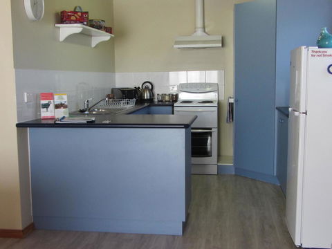 Elm Trees Accommodation @ Ross - Accommodation Whitsundays 19