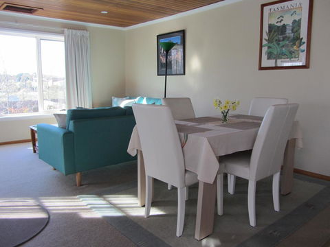 Elm Trees Accommodation @ Ross - Accommodation Whitsundays 13