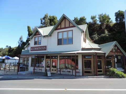 Bushman's Cafe - Accommodation Whitsundays 9