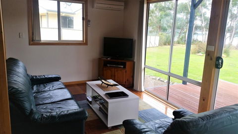Four Seasons Waterfront Villas - Accommodation Whitsundays 31