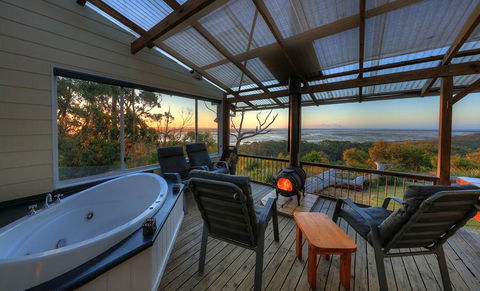 Island View Spa Cottage - Accommodation Whitsundays 1
