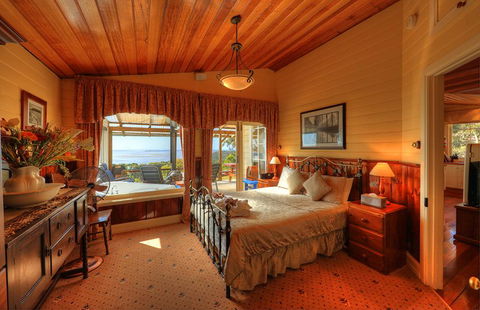 Island View Spa Cottage - Accommodation Whitsundays 2