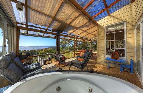 Island View Spa Cottage - Accommodation Whitsundays 8