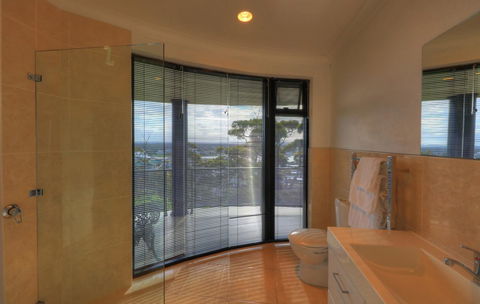 Sheer Pleasure Accommodation - Accommodation Whitsundays 2