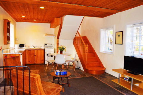 Cleburne Homestead - Accommodation Whitsundays 13