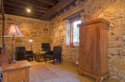 Cleburne Homestead - Accommodation Whitsundays 20