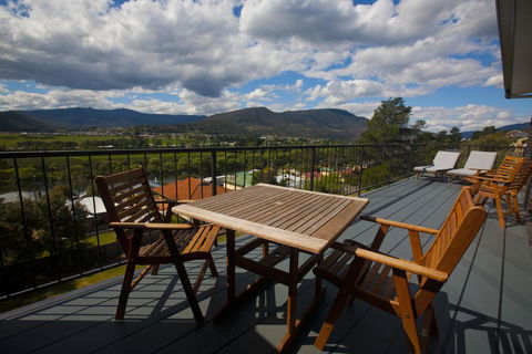 New Norfolk Apartment - Accommodation Whitsundays 0