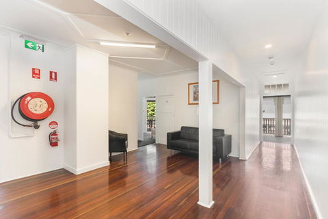 Newmarket Hotel - Accommodation Whitsundays 3