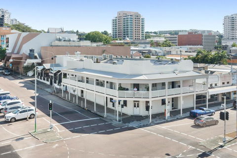 Newmarket Hotel - Accommodation Whitsundays 0