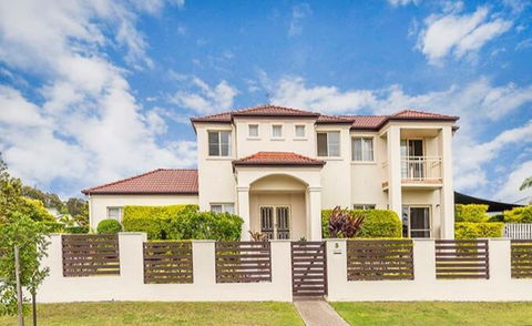 Nice Home In The Regatta Waters Estate Close To Theme Parks - Accommodation Whitsundays 0