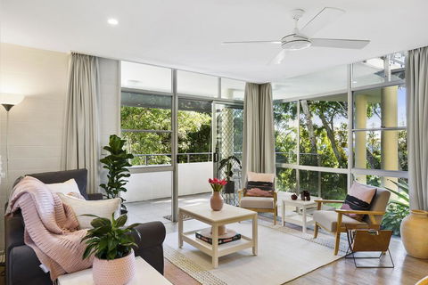 Noosa Heads Beach Comfort - Unit 3 Yaringa, 29 Noosa Drive - Accommodation Whitsundays 0
