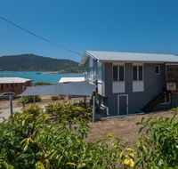 Norm's Beach House - Airlie Beach - Accommodation Whitsundays