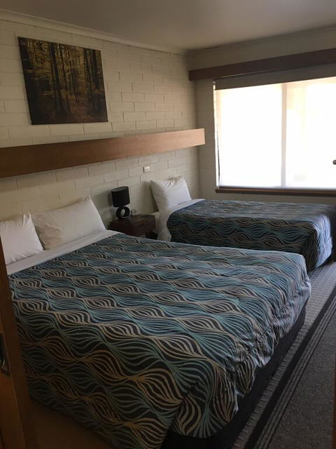 Orana Motor Inn - Accommodation Whitsundays 1