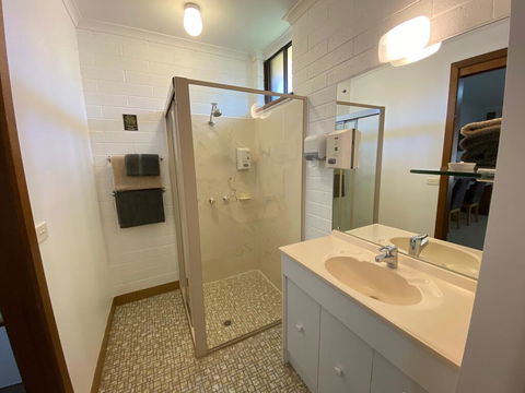 Orana Motor Inn - Accommodation Whitsundays 3