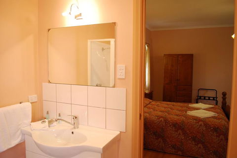 Osteria Sanso B&B - Accommodation Whitsundays 3