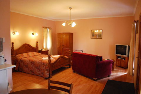 Osteria Sanso B&B - Accommodation Whitsundays 2