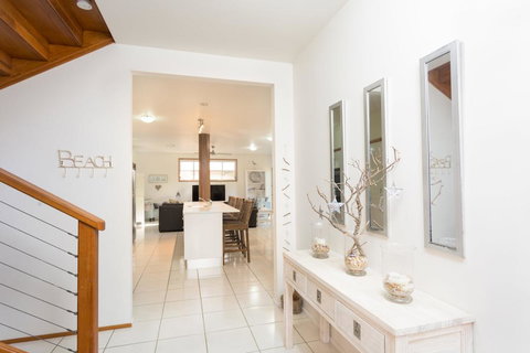 OUTRIGGER - Accommodation Whitsundays 2