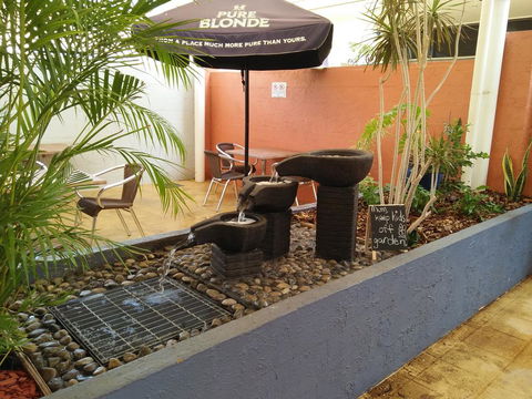 Overlander Hotel - Accommodation Whitsundays 1