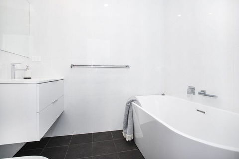 Pa's Beach House - Apartment 1 - Accommodation Whitsundays 1