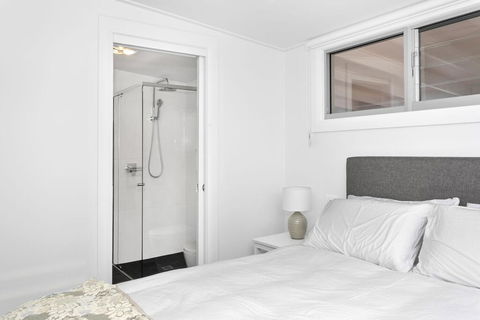 Pa's Beach House - Apartment 1 - Accommodation Whitsundays 2