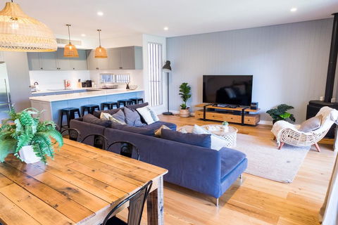 Pandanas Apartments 15A - Mollymook Beach - Accommodation Whitsundays 0