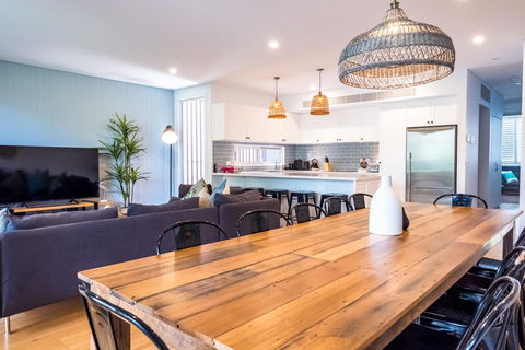 Pandanas Apartments 17A - Mollymook Beach - Accommodation Whitsundays 0