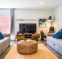 Pandanas Apartments 17B - Mollymook Beach - Accommodation Whitsundays