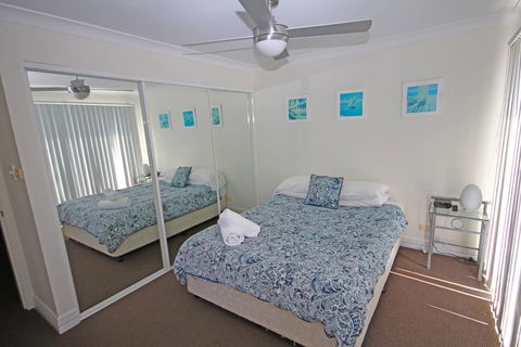 Paradise Waters - No. 19 - Accommodation Whitsundays 3
