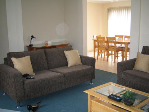 Park Avenue - Forest Hill - Accommodation Whitsundays 3