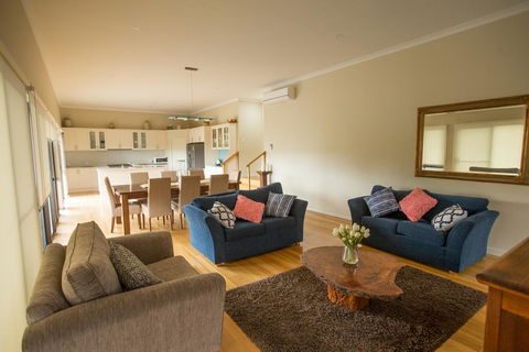 Paula's Place 8 Ti Tree Close Robe - Accommodation Whitsundays 2