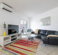 Peaceful 1 Bedroom Apartment with Parking - Accommodation Whitsundays