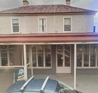 Pembroke Hotel - Accommodation Whitsundays