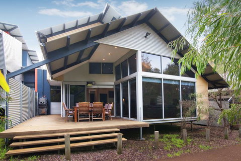 PEPPY TREE HOUSE - Accommodation Whitsundays 3