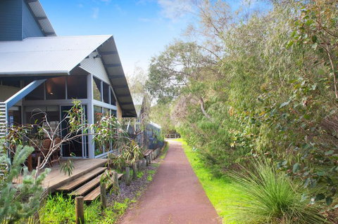 PEPPY TREE HOUSE - Accommodation Whitsundays 0