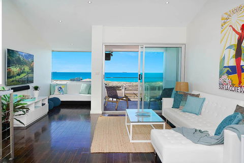 Perfect Beach Front Duplex - The Entrance North - Accommodation Whitsundays 2