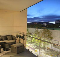 Perfectly Located Modern Apartment - Canberra CBD - Accommodation Whitsundays