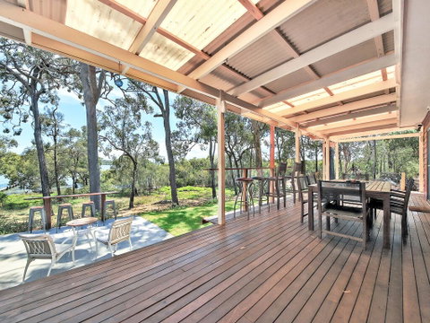 Pet Friendly Waterfront Holiday House On Peacefull Island With Bikes And Kayaks - Accommodation Whitsundays 2