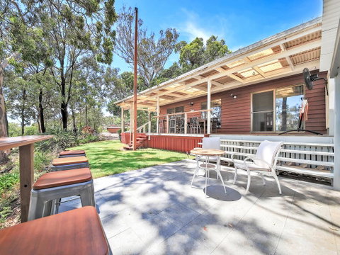 Pet Friendly Waterfront Holiday House On Peacefull Island With Bikes And Kayaks - Accommodation Whitsundays 1