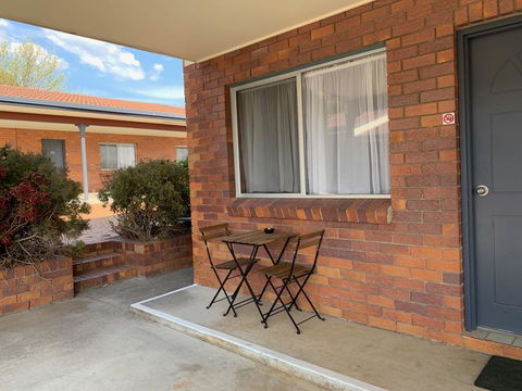 Peter Allen Motor Inn - Accommodation Whitsundays 3