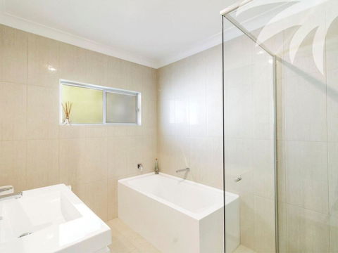 Picturesque Lizzie Palms 1 - Accommodation Whitsundays 2