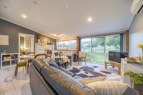 Platypus Waters B&B - Accommodation Whitsundays 0