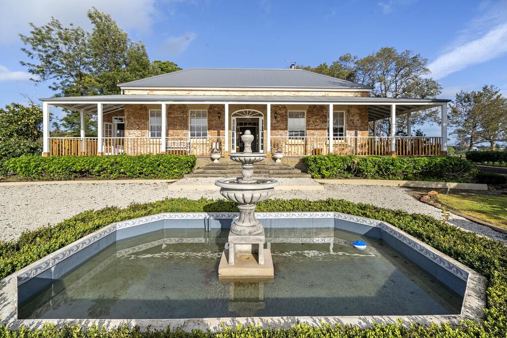 Rowella TAS Accommodation Whitsundays