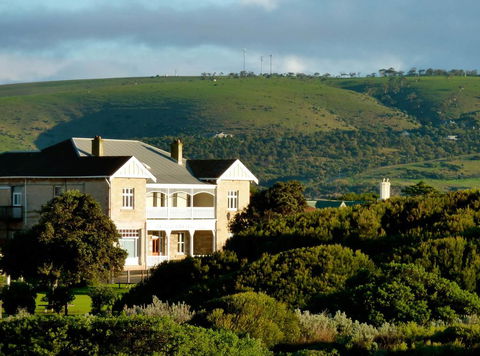 Port Elliot Beach House YHA - Accommodation Whitsundays 0