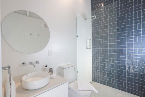 Port O' Call Motel - Accommodation Whitsundays 0