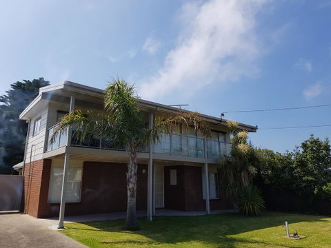 Portarlington Beach Shack 50 Metres To The Water - Accommodation Whitsundays 0